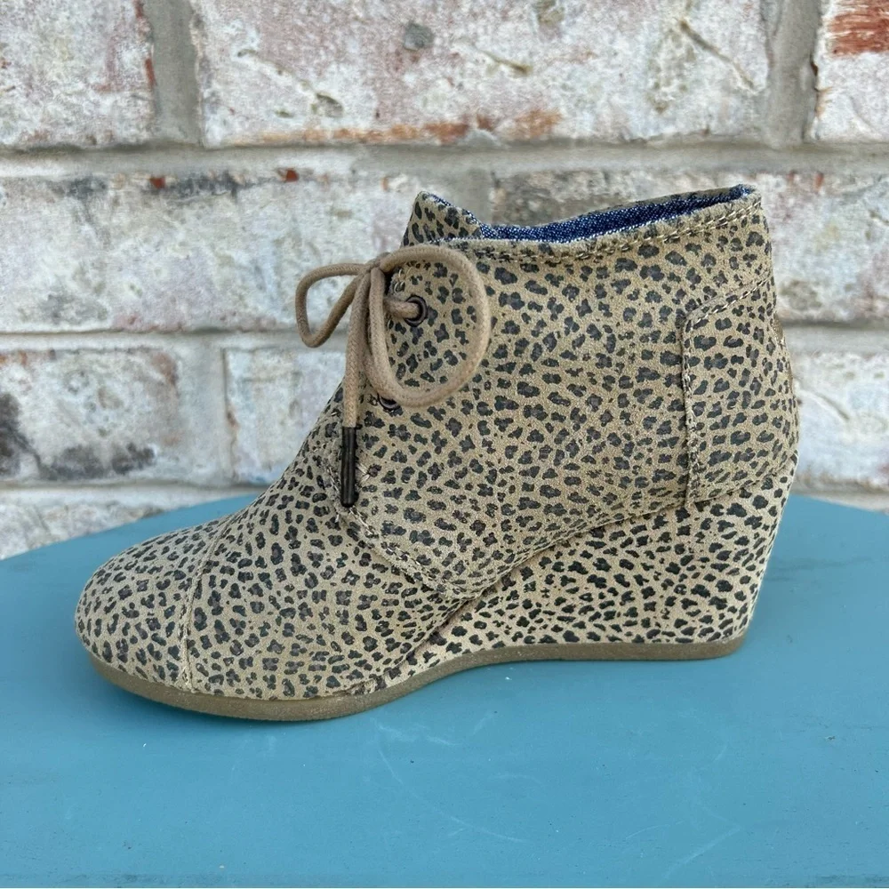 TOMS Leopard Print Wedge Booties Size 5